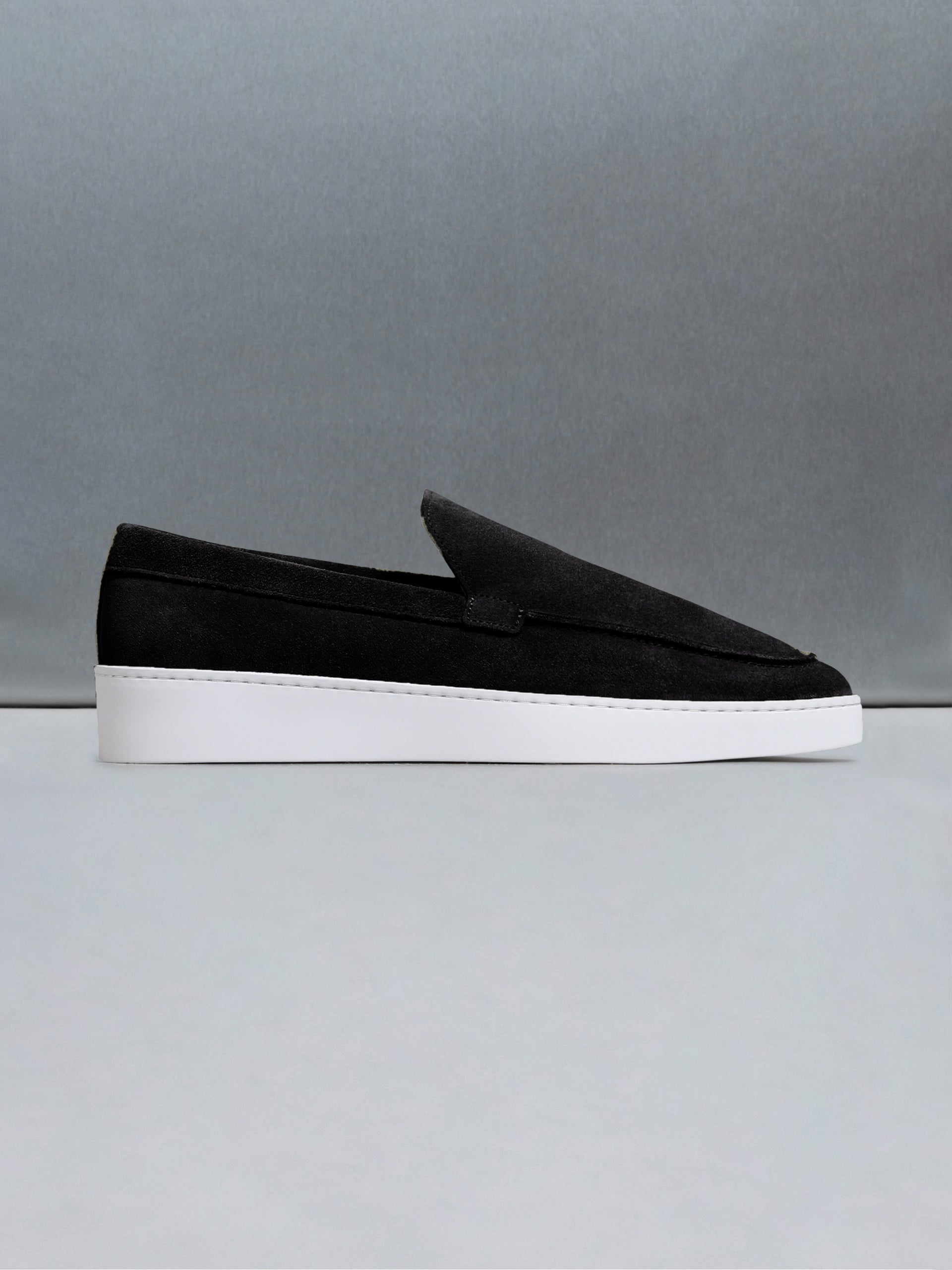 Loafer in Black