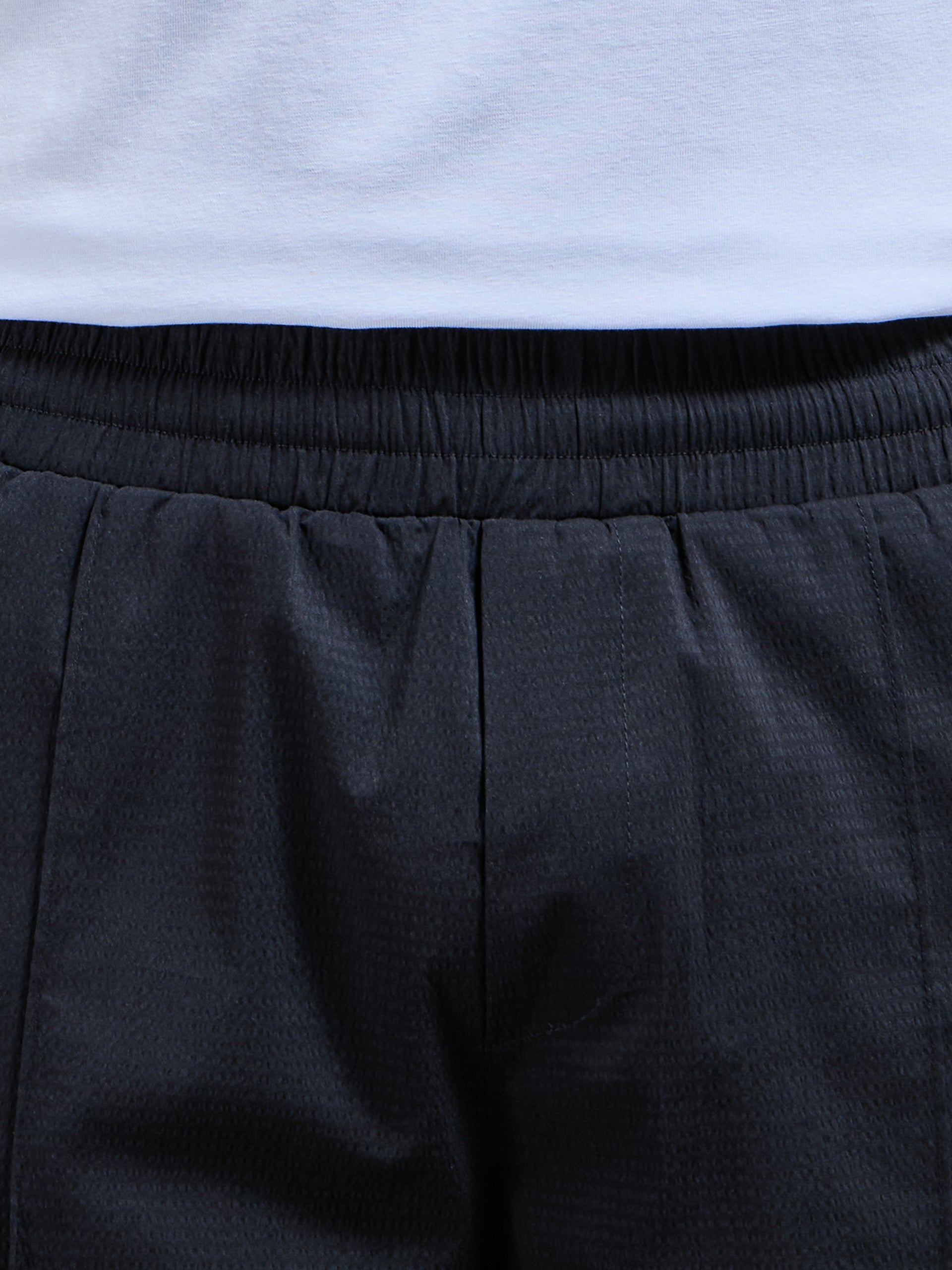 Seersucker Short in Black