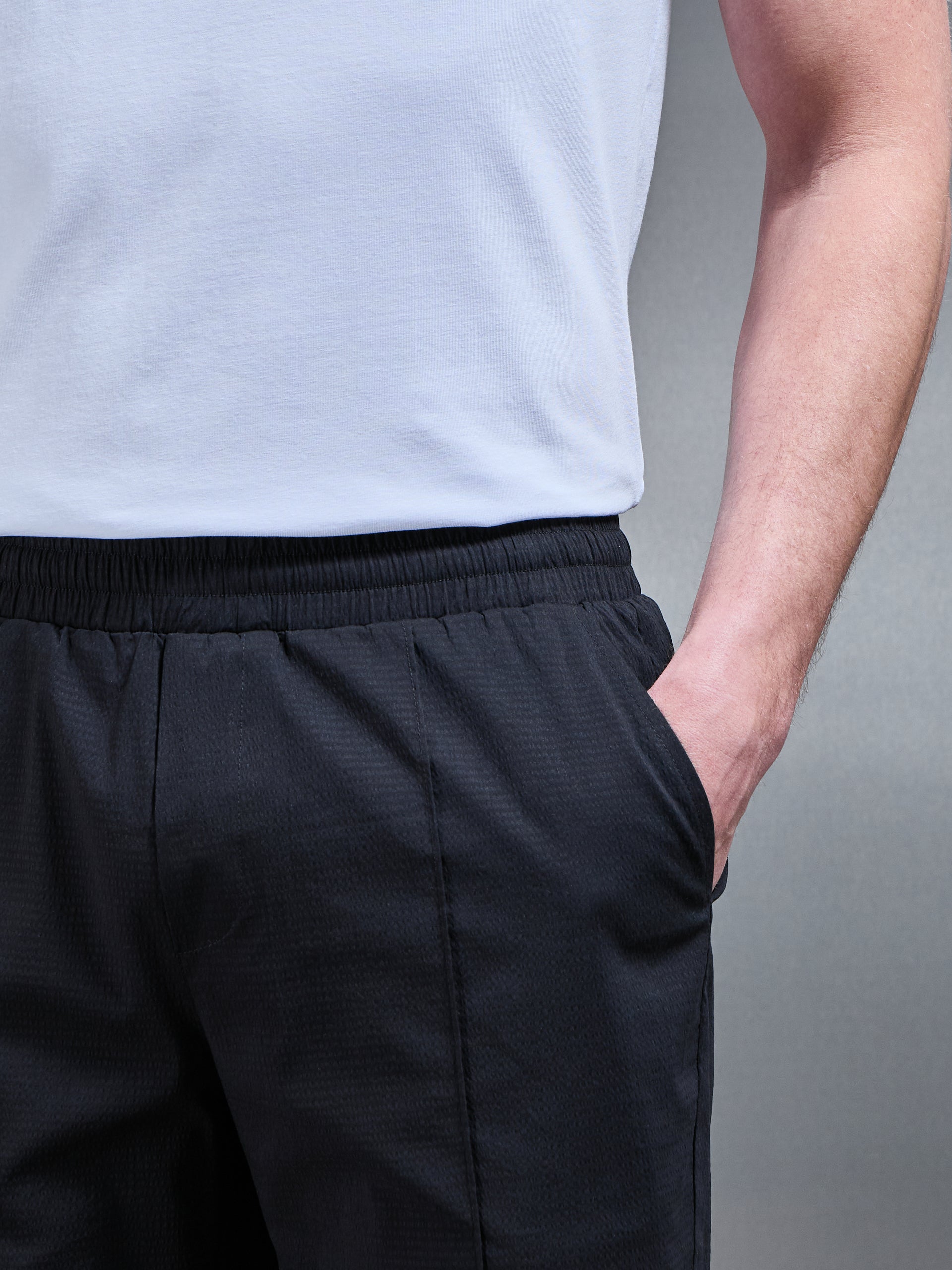 Seersucker Short in Black