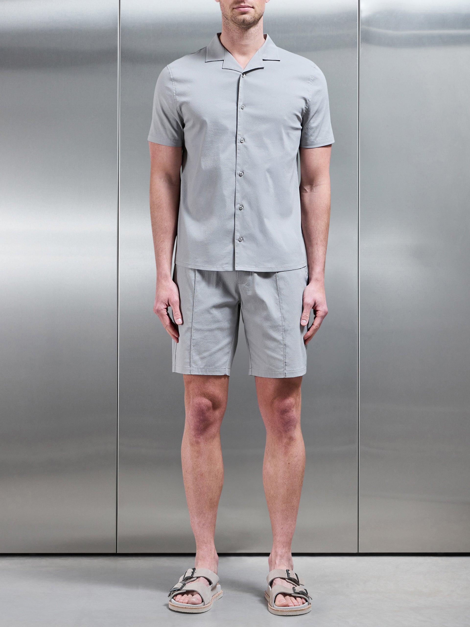 Seersucker Short in Stone